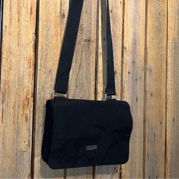 Baggallini Black Shoulder Bag - Picture 4 of 10